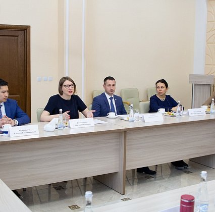 Business breakfast with representatives of consulates in Yuzhno-Sakhalinsk