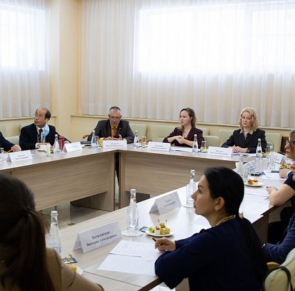 Business breakfast with representatives of consulates in Yuzhno-Sakhalinsk